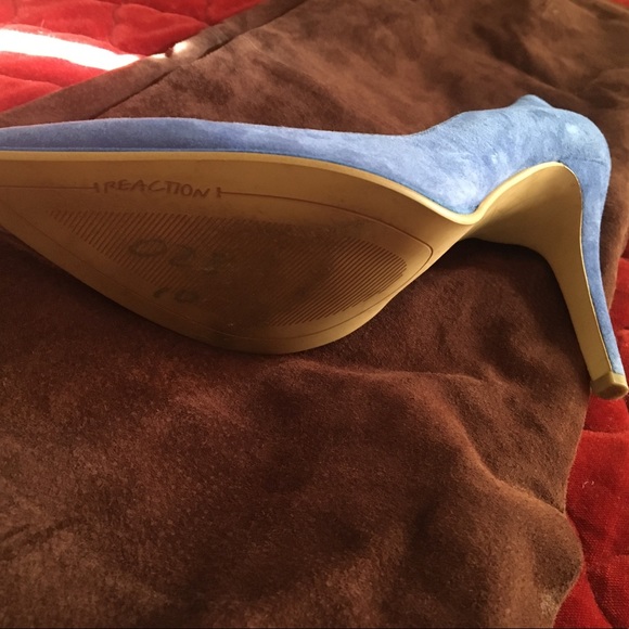 Blue Suede Shoes - Picture 3 of 4